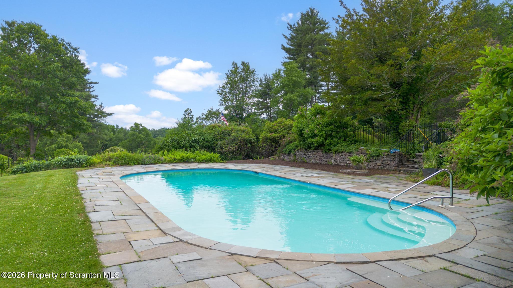 39 Golf Course Road Dallas, PA 18612 - Photo 50 of 111 DJI_0991-2