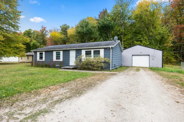 $159,000 | 723 Floyd Avenue, Versailles, IN 47042