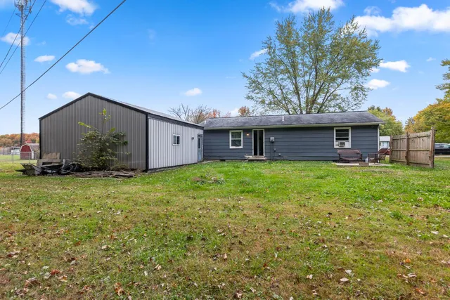 $159,000 | 723 Floyd Avenue, Versailles, IN 47042