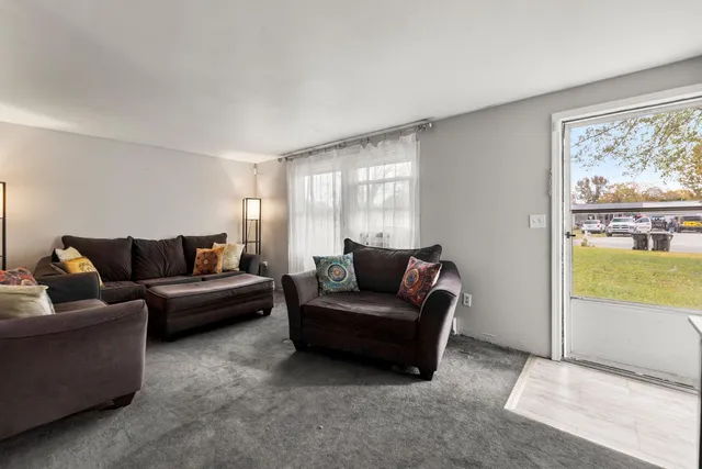 $159,000 | 723 Floyd Avenue, Versailles, IN 47042