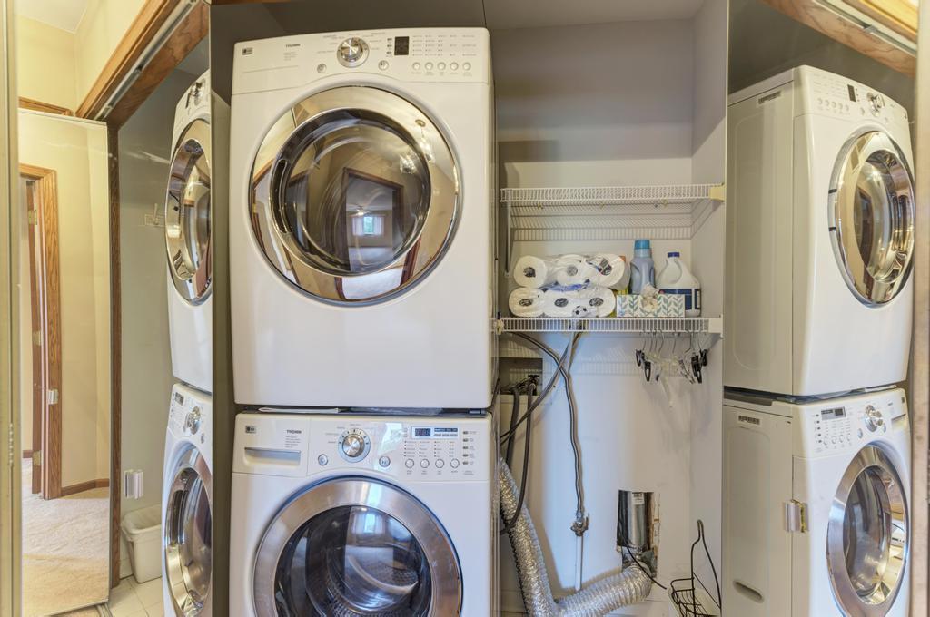 1753 Pebble Beach Drive Hoffman Estates, IL 60169 - Photo 23 of 35 a utility room with dryer and washer