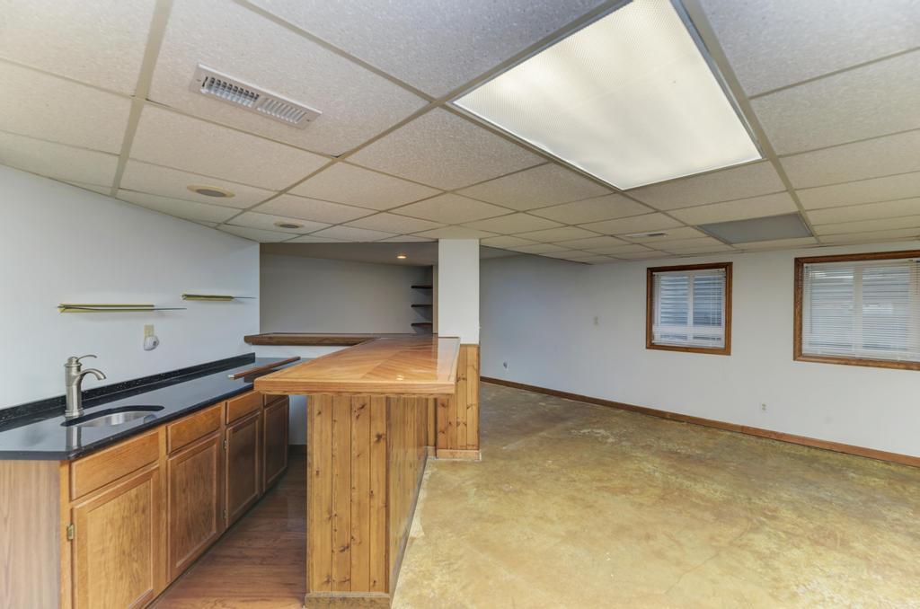 1753 Pebble Beach Drive Hoffman Estates, IL 60169 - Photo 27 of 35 a utility room with dryer and washer