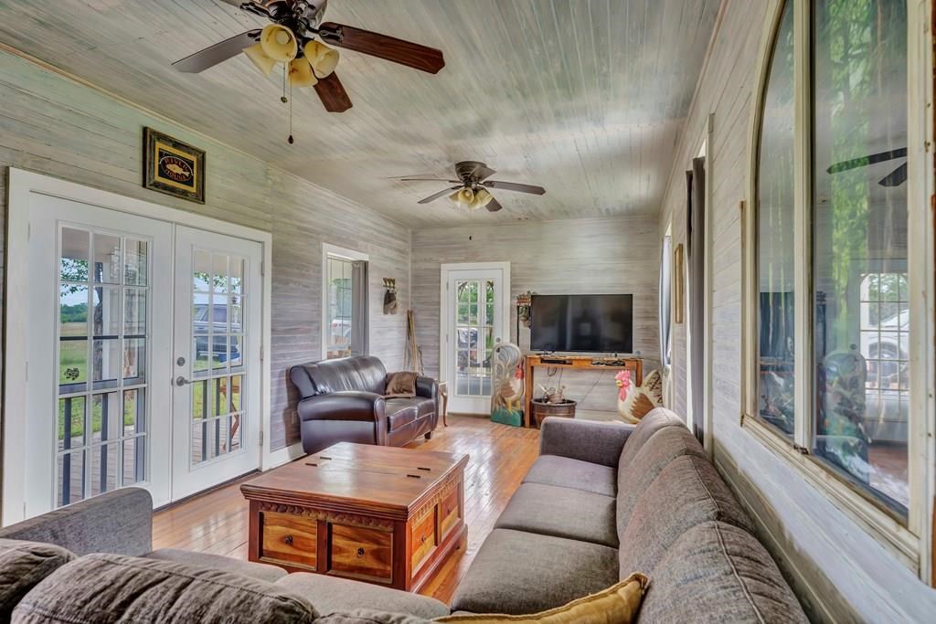 575 China Street Center Point, TX 78010 - Photo 16 of 65 Gallery Image 16