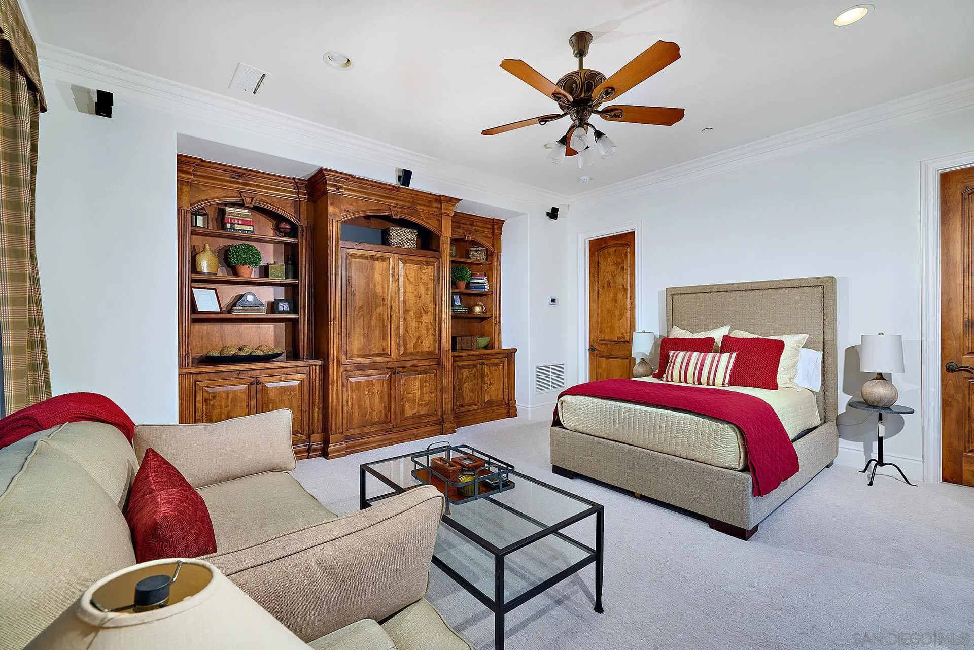 14155 Biscayne Place Poway, CA 92064 - Photo 33 of 56 a living room with furniture