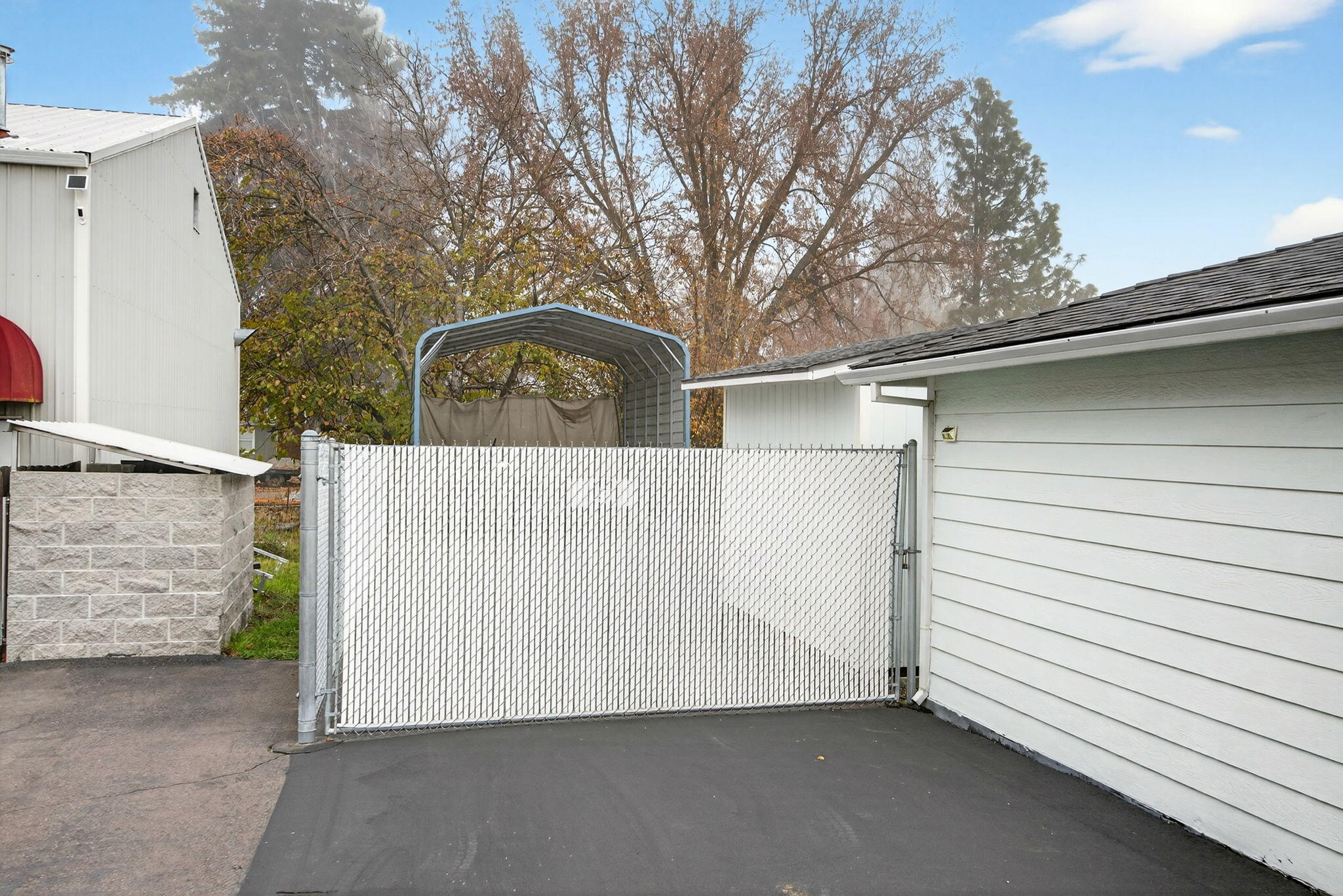 709 Lawnsdale Road Medford, OR 97504 - Photo 36 of 36 Gated RV Parking