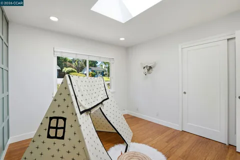 $2,095,000 | 260 Corliss Drive, Moraga, CA 94556