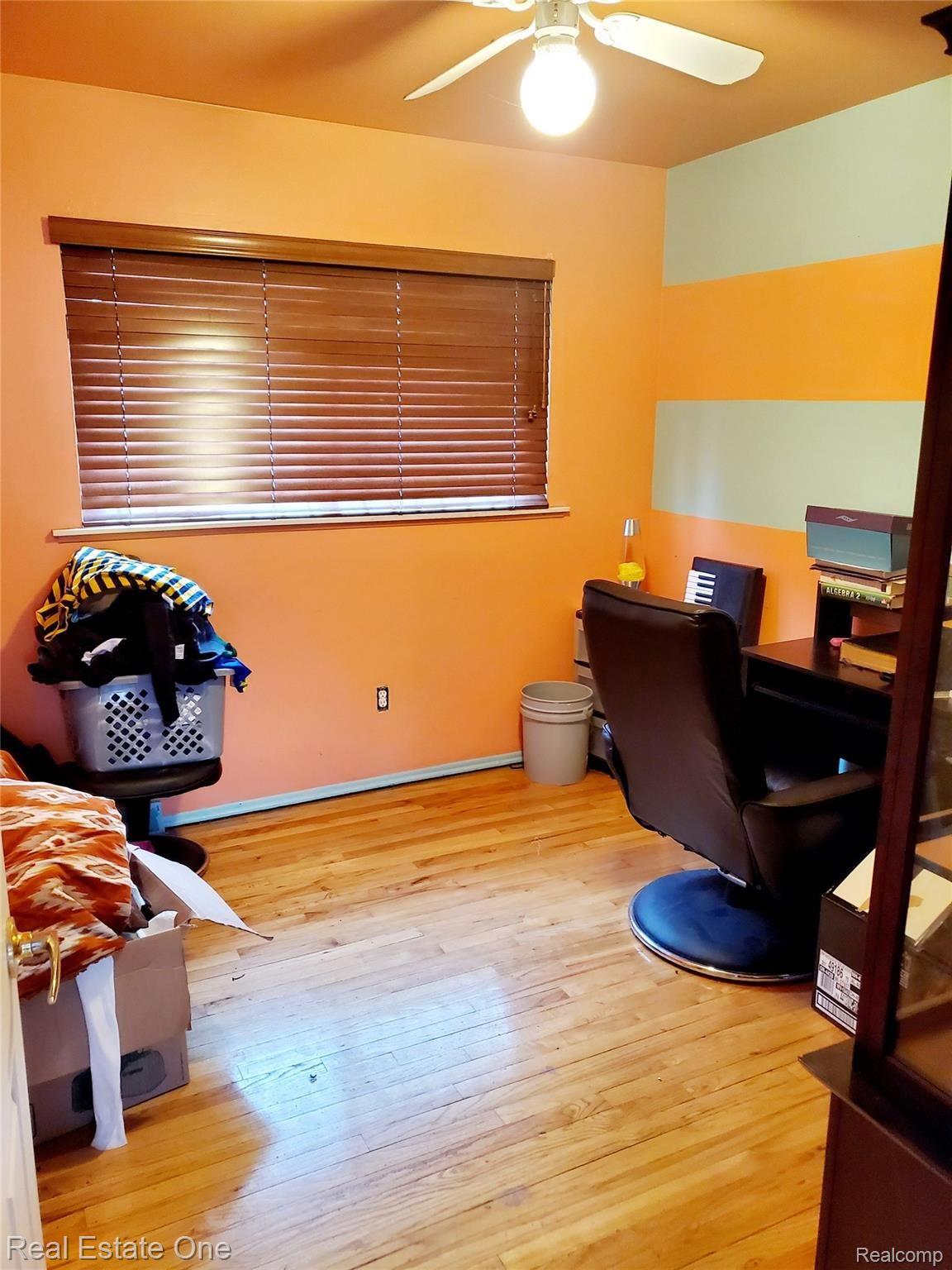 18550 Edinborough Road Detroit, MI 48219 - Photo 12 of 29 20201223_151051.jpg