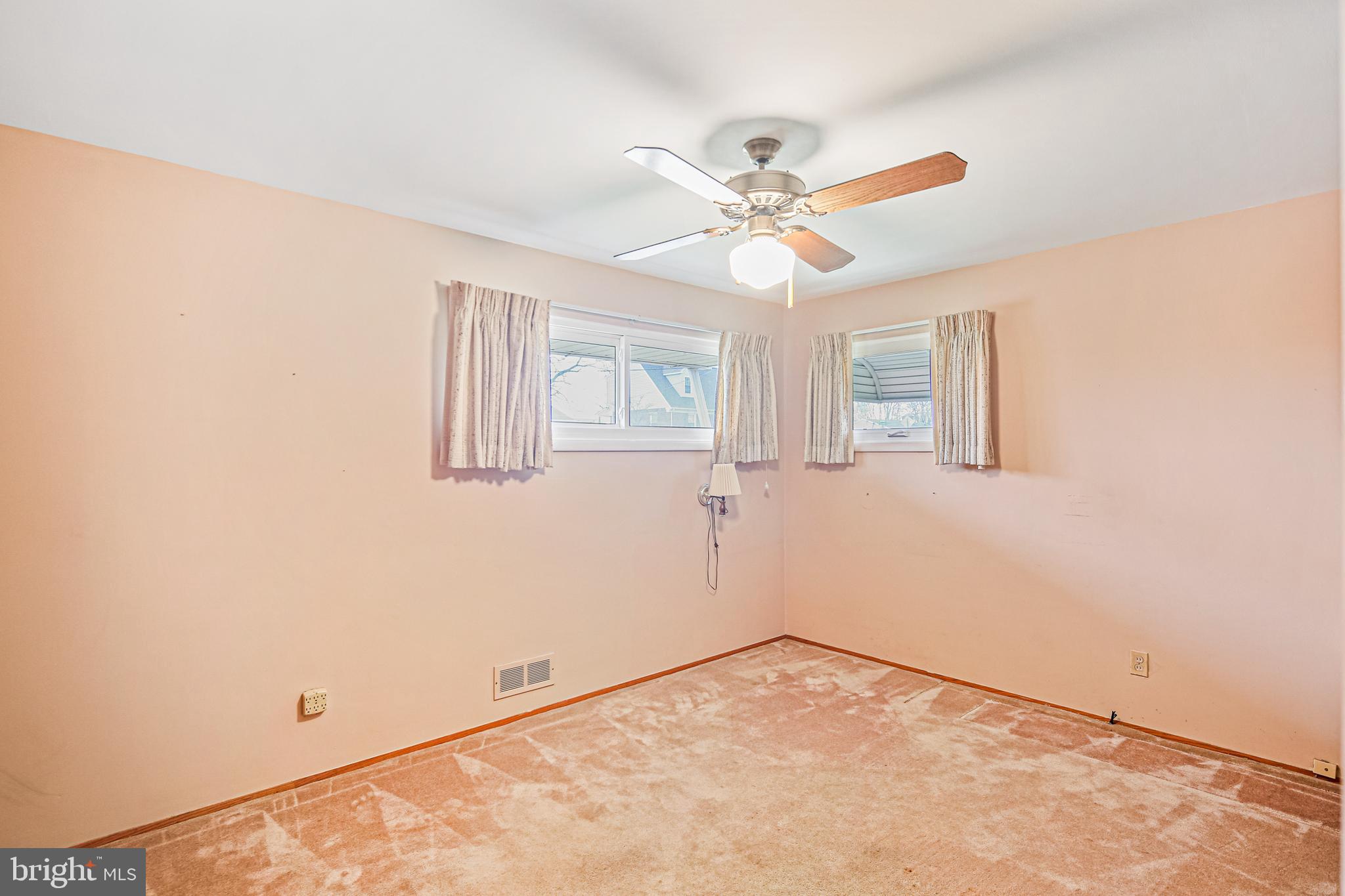 4226 Darleigh Road Nottingham, MD 21236 - Photo 9 of 25 Gallery Image 9