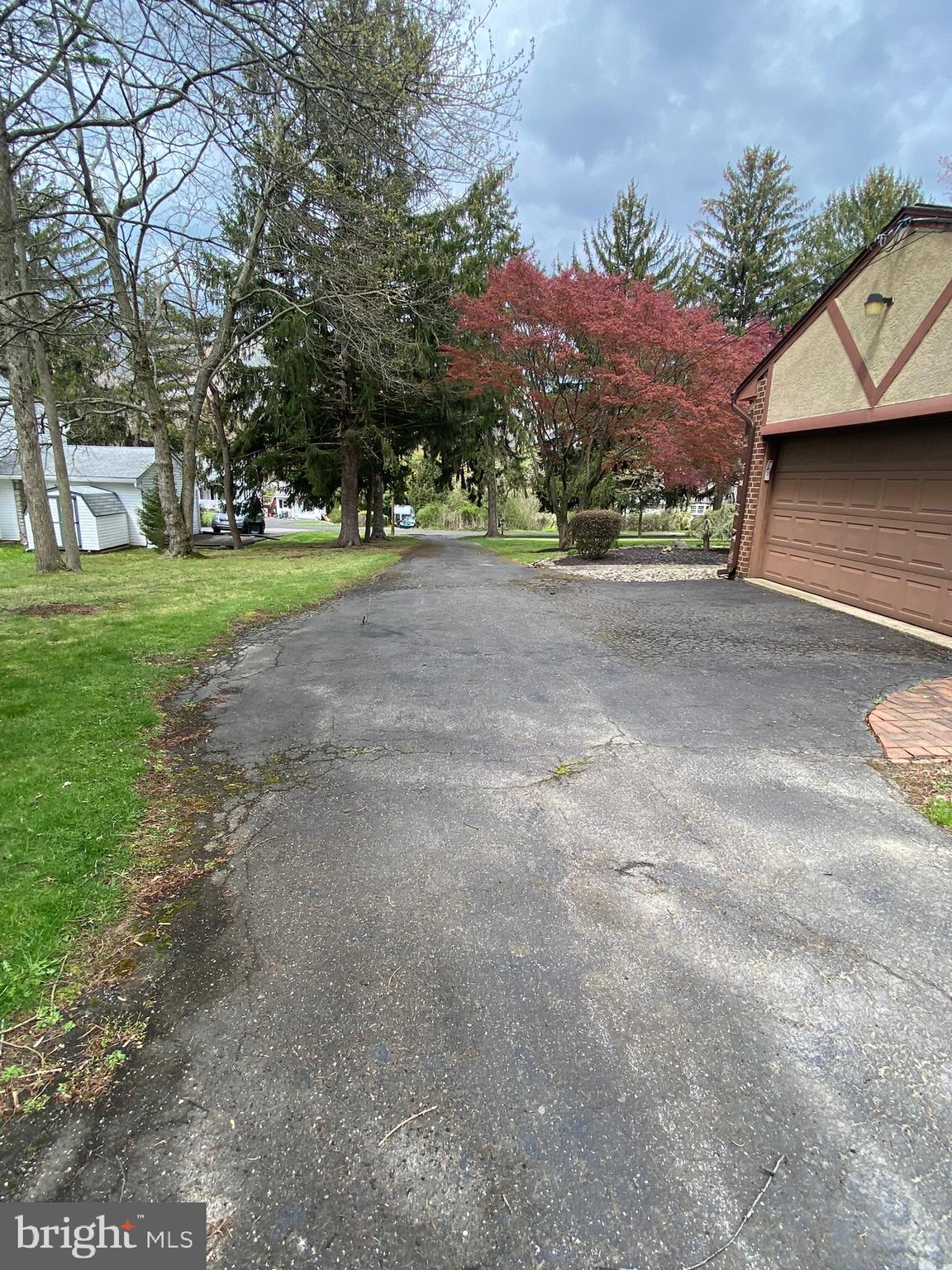 51 Fairhill Road Huntingdon Valley, PA 19006 - Photo 3 of 62 Gallery Image 3