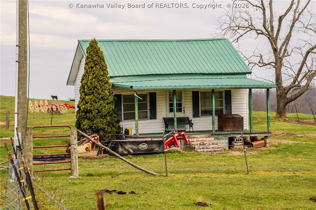 1379 Gwinn Road Victor, WV 25938 - Photo 8 of 50 Gallery Image 8