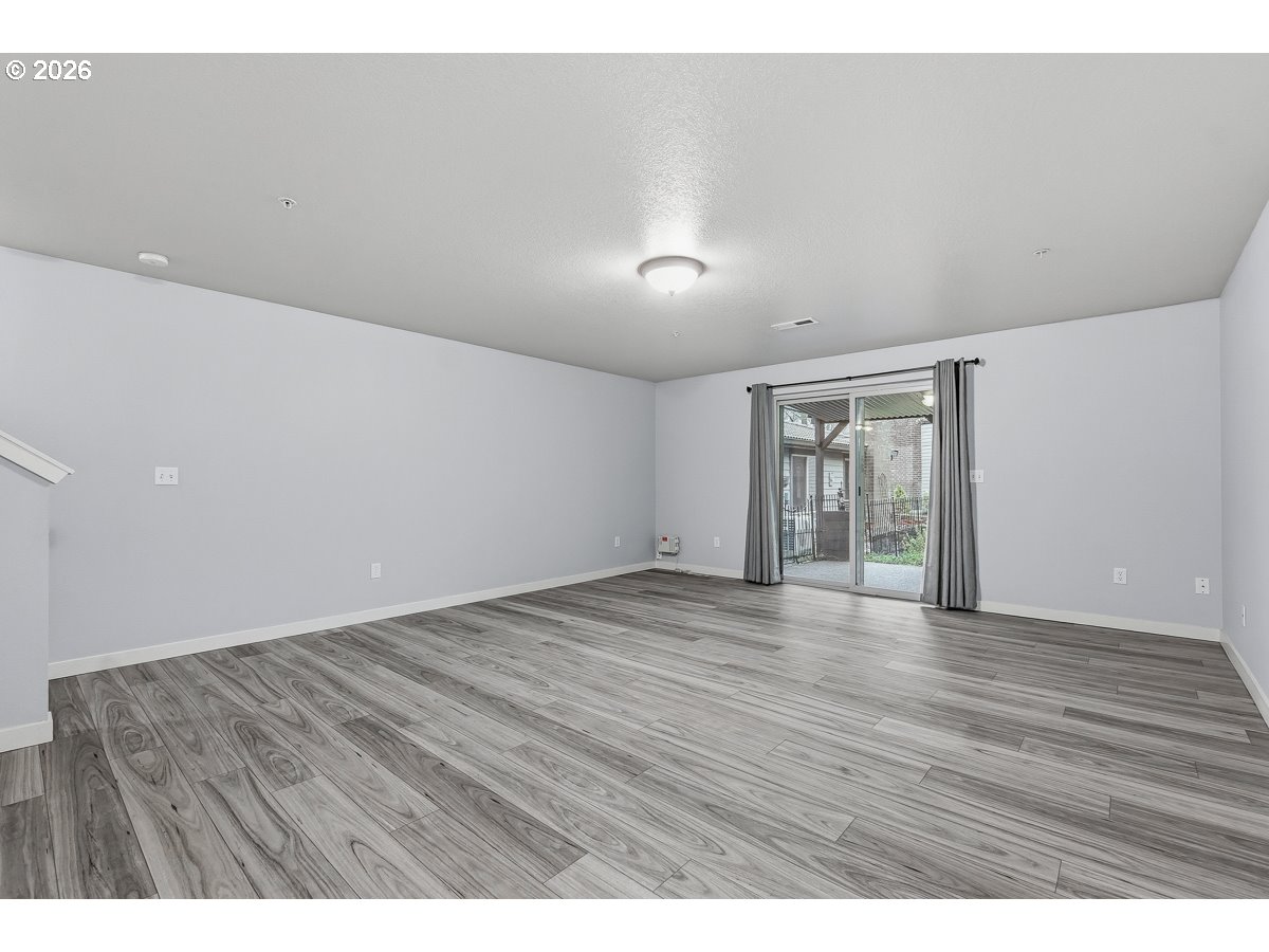 7704 Southwest Cresmoor Drive Beaverton, OR 97008 - Photo 21 of 42 Family Room