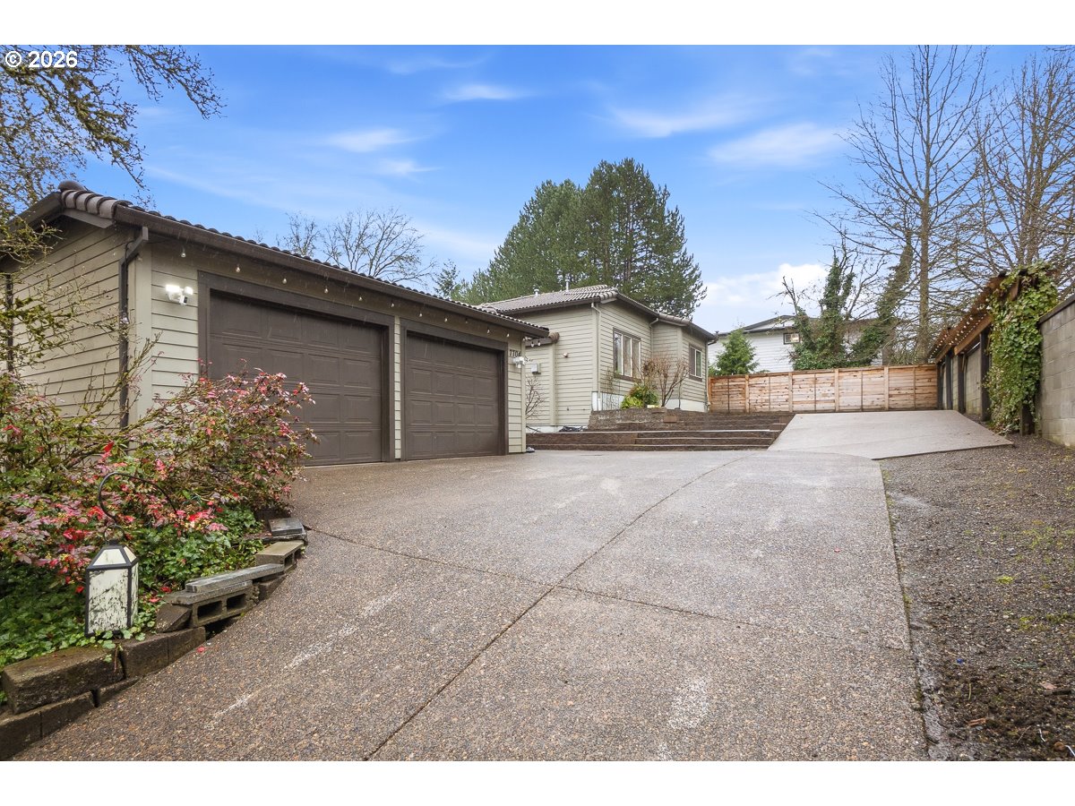 7704 Southwest Cresmoor Drive Beaverton, OR 97008 - Photo 34 of 42 Driveway