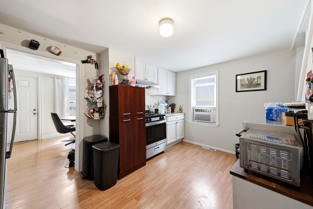 30 Mazarin Street Springfield, MA 01151 - Photo 7 of 19