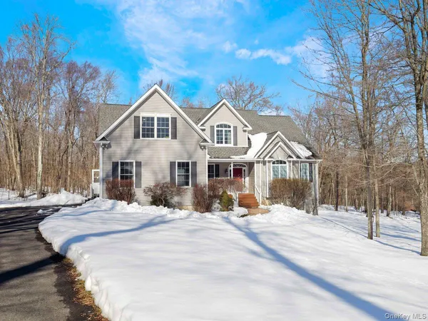 $775,000 | 36 Horseshoe Pth, Pawling, NY 12564