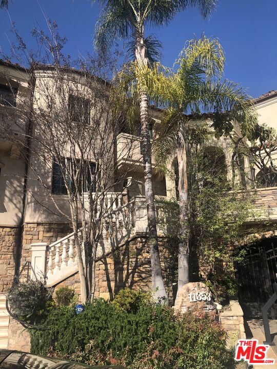 11357 Ovada Place, Unit 2 Los Angeles, CA 90049 - Photo 7 of 13