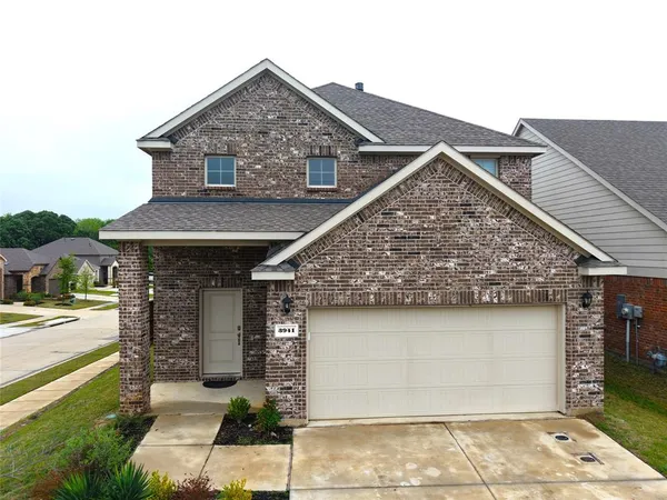 $375,000 | 3941 Oak Crk Circle, Denison, TX 75020