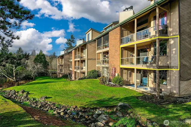 $495,000 | 23001 Lakeview Drive, Unit I206, Mountlake Terrace, WA 98043