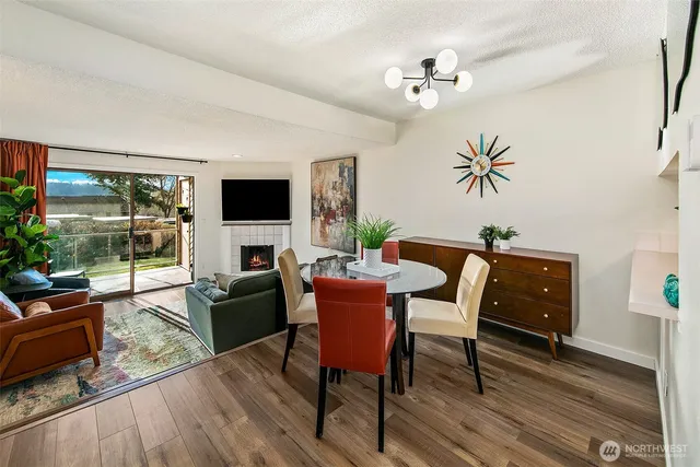 $495,000 | 23001 Lakeview Drive, Unit I206, Mountlake Terrace, WA 98043