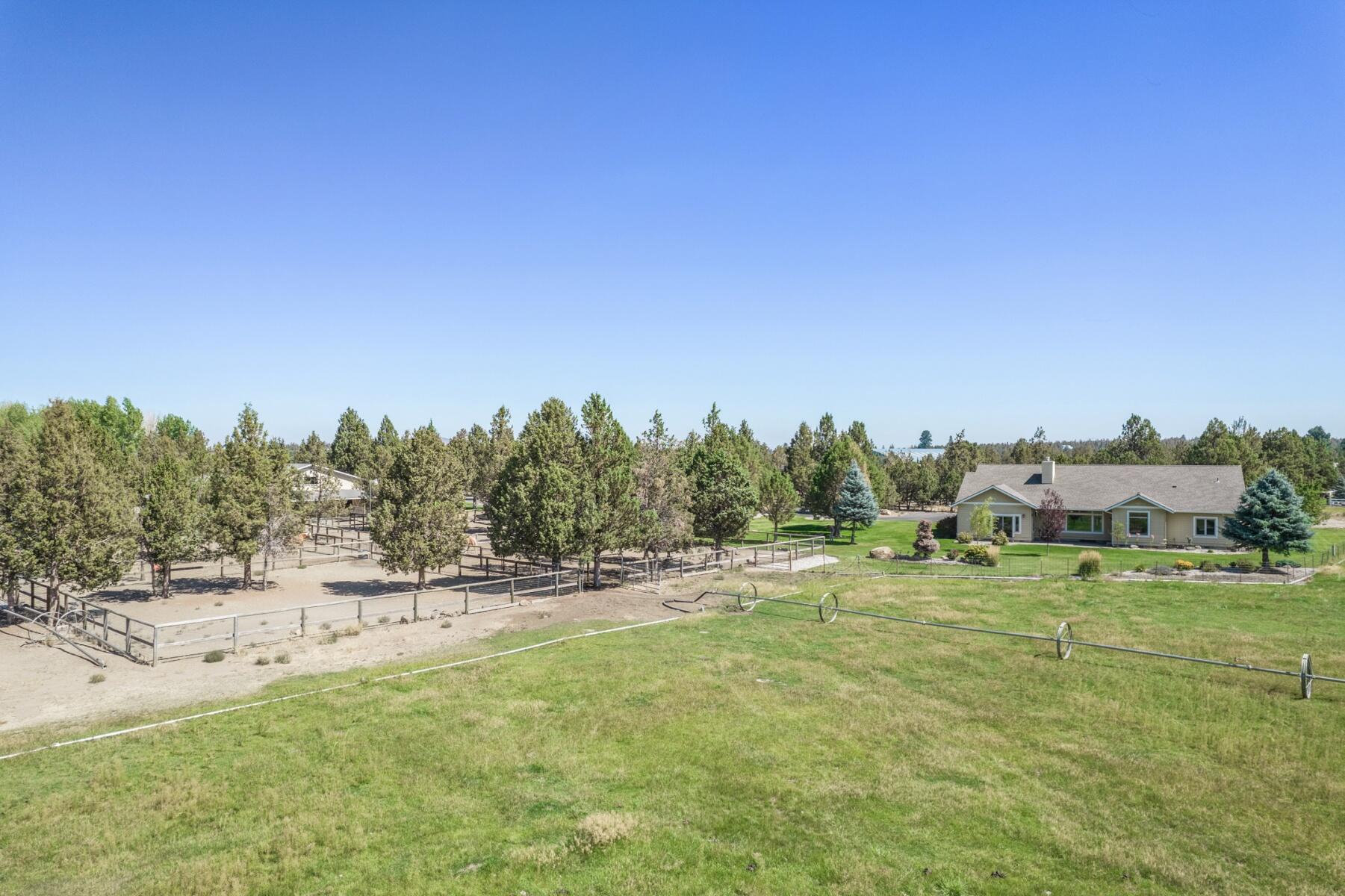 18929 Couch Market Road Bend, OR 97703 - Photo 5 of 57 batch_5