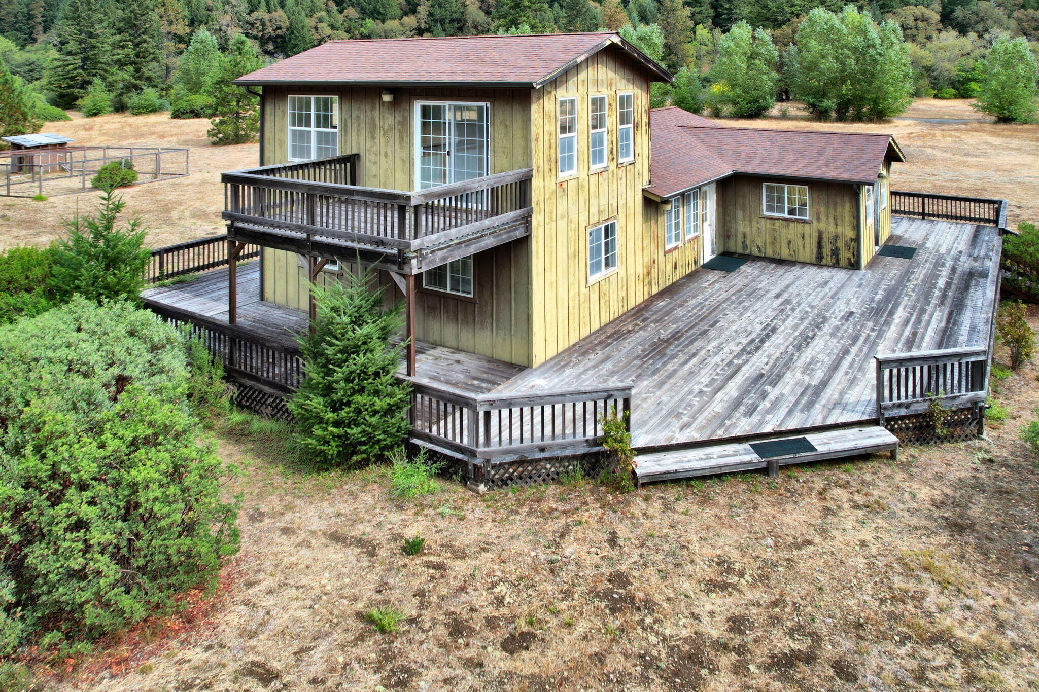 444 Newsome Road Bridgeville, CA 95526 - Photo 7 of 48