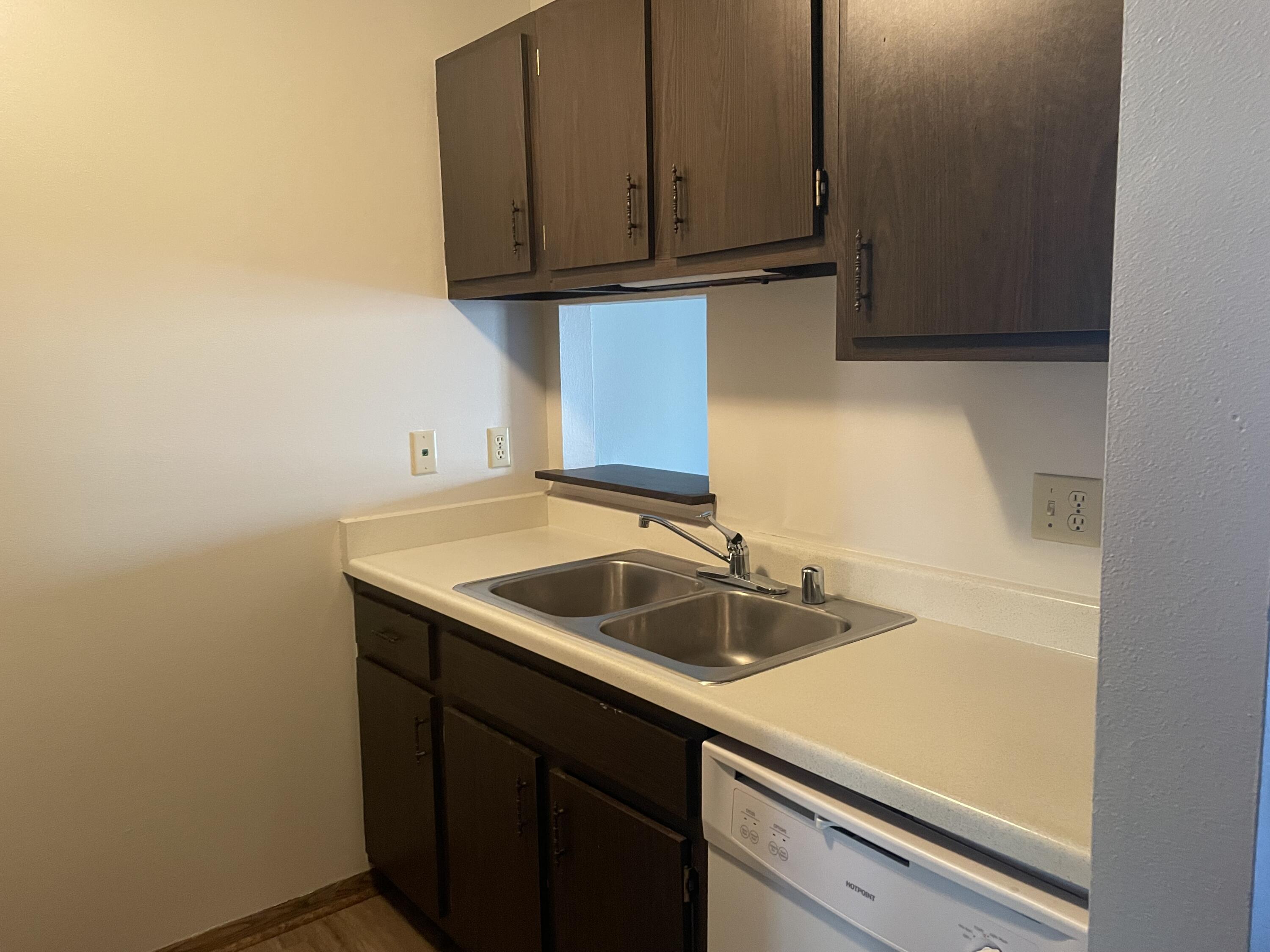 6179 West Cold Spring Road Milwaukee, WI 53220 - Photo 4 of 8 Kitchen (3)