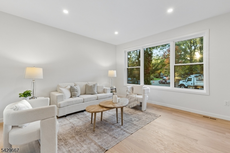 22 Reeve Circle Millburn, NJ 07041 - Photo 5 of 45 Gallery Image 5