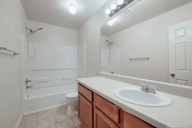 $1,300 | 10619 Mathom Landing, Unit 4, Universal City, TX 78148