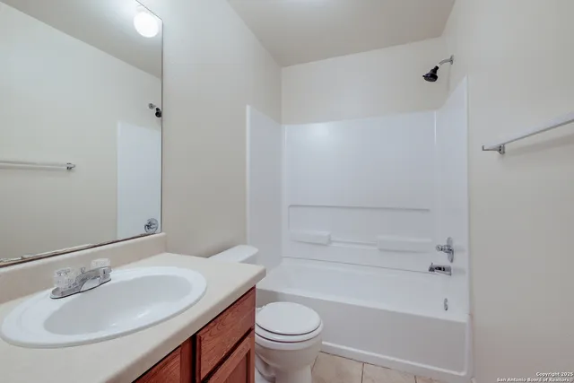 $1,300 | 10619 Mathom Landing, Unit 4, Universal City, TX 78148