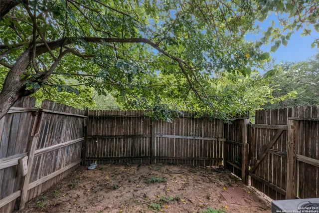 $1,300 | 10619 Mathom Landing, Unit 4, Universal City, TX 78148