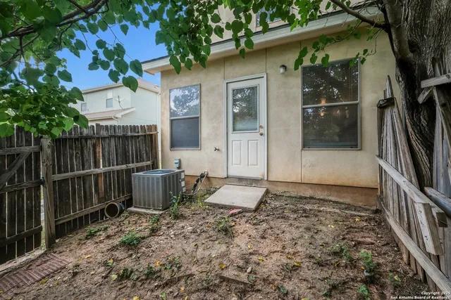 $1,300 | 10619 Mathom Landing, Unit 4, Universal City, TX 78148