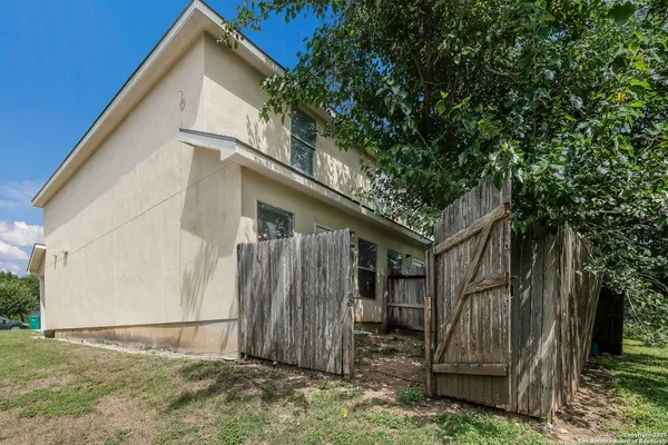 $1,250 | 10619 Mathom Landing, Unit 4, Universal City, TX 78148