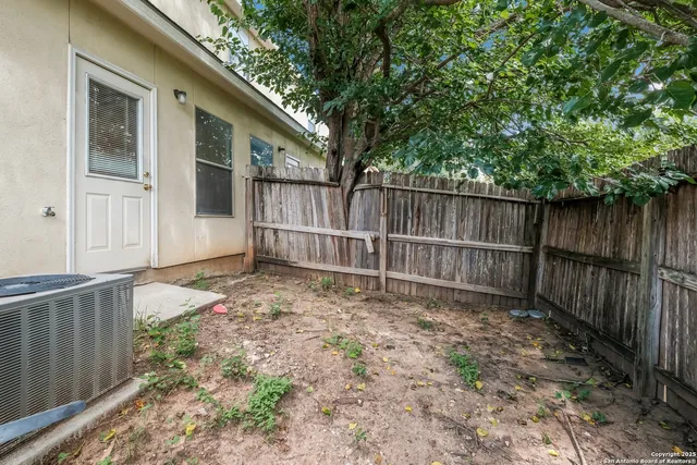 $1,300 | 10619 Mathom Landing, Unit 4, Universal City, TX 78148