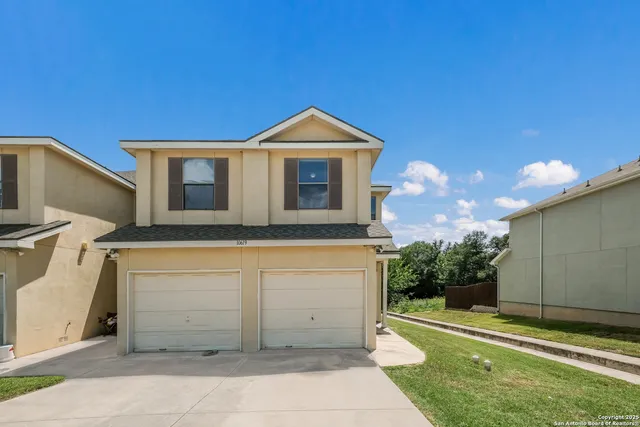 $1,300 | 10619 Mathom Landing, Unit 4, Universal City, TX 78148