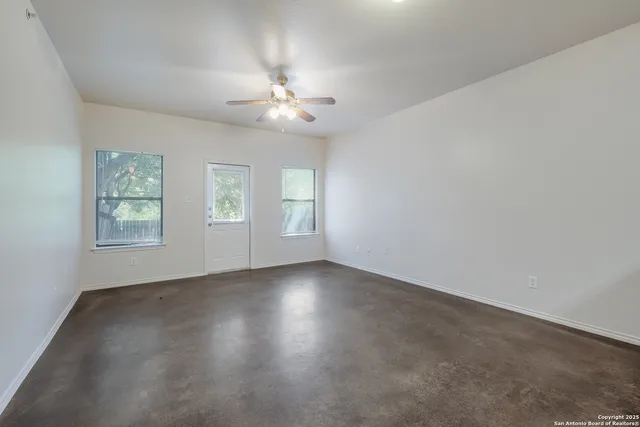 $1,300 | 10619 Mathom Landing, Unit 4, Universal City, TX 78148