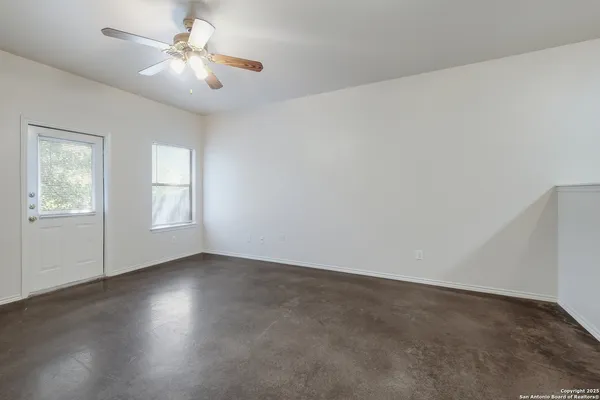 $1,250 | 10619 Mathom Landing, Unit 4, Universal City, TX 78148