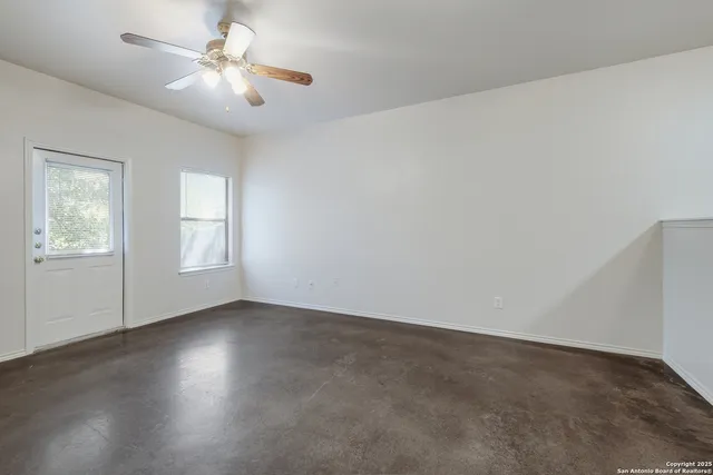 $1,300 | 10619 Mathom Landing, Unit 4, Universal City, TX 78148