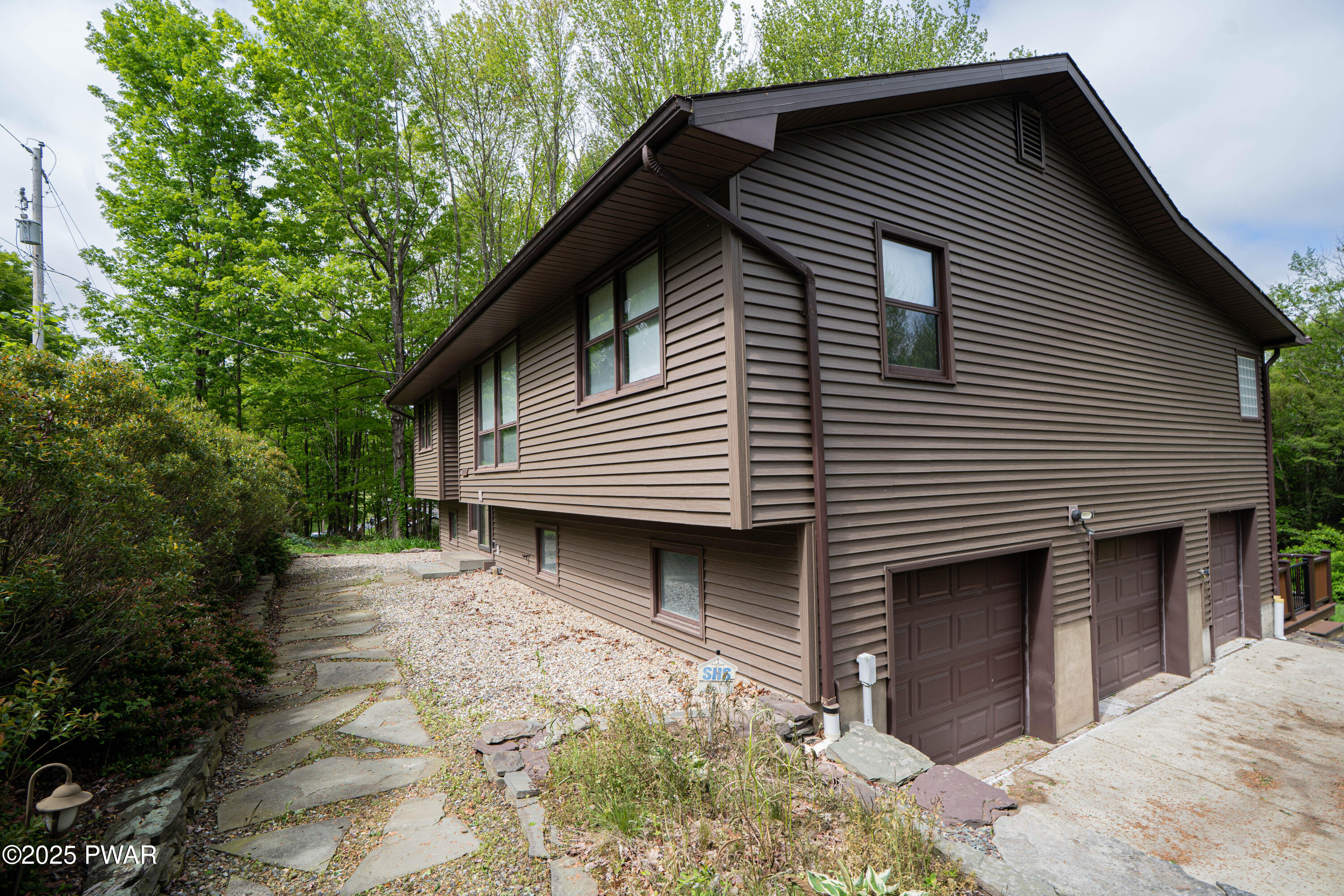 1111 Advent Road Lake Ariel, PA 18436 - Photo 3 of 87
