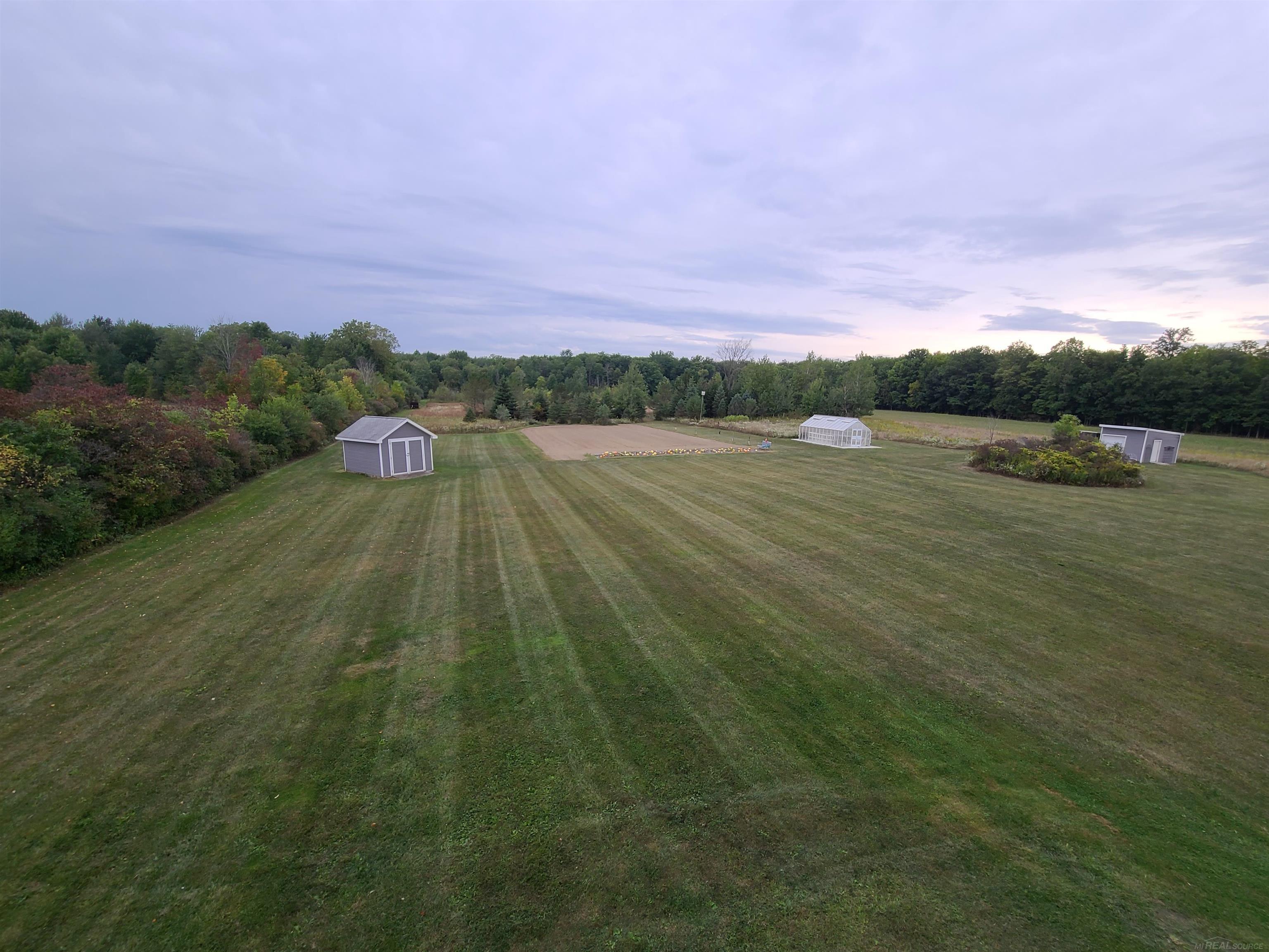 5173 Gleason Road Emmett, MI 48022 - Photo 45 of 50 50091053-44.JPG
