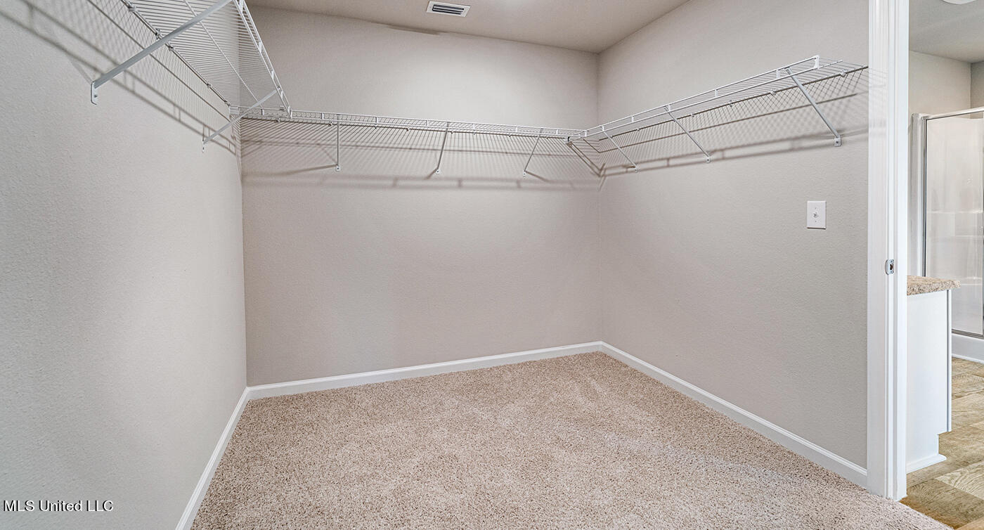 189 Mill Street Lucedale, MS 39452 - Photo 13 of 18 21-Carin_PrimaryCloset