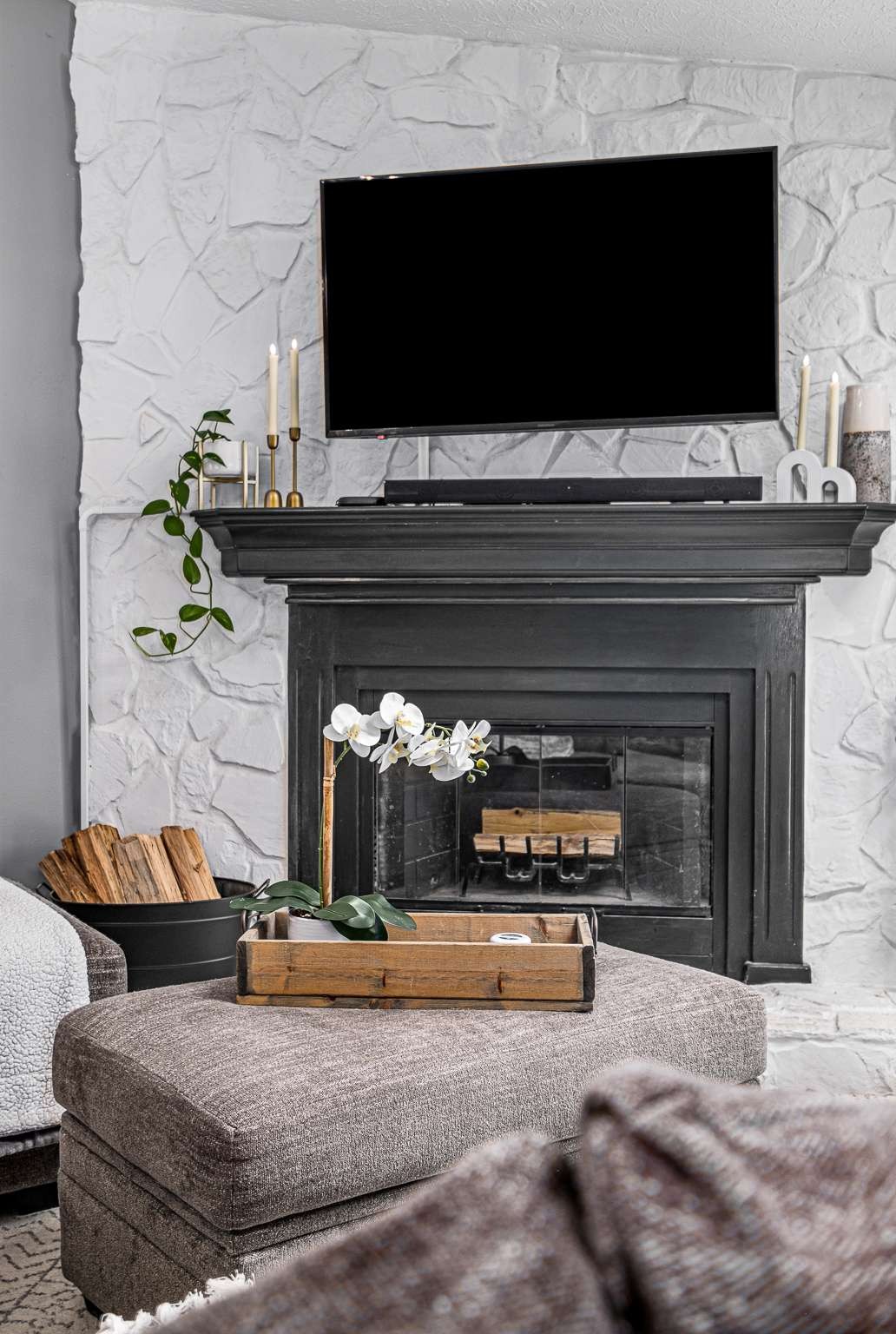 2144 Osburn Road Arrington, TN 37014 - Photo 18 of 51 a living room with furniture and a fireplace