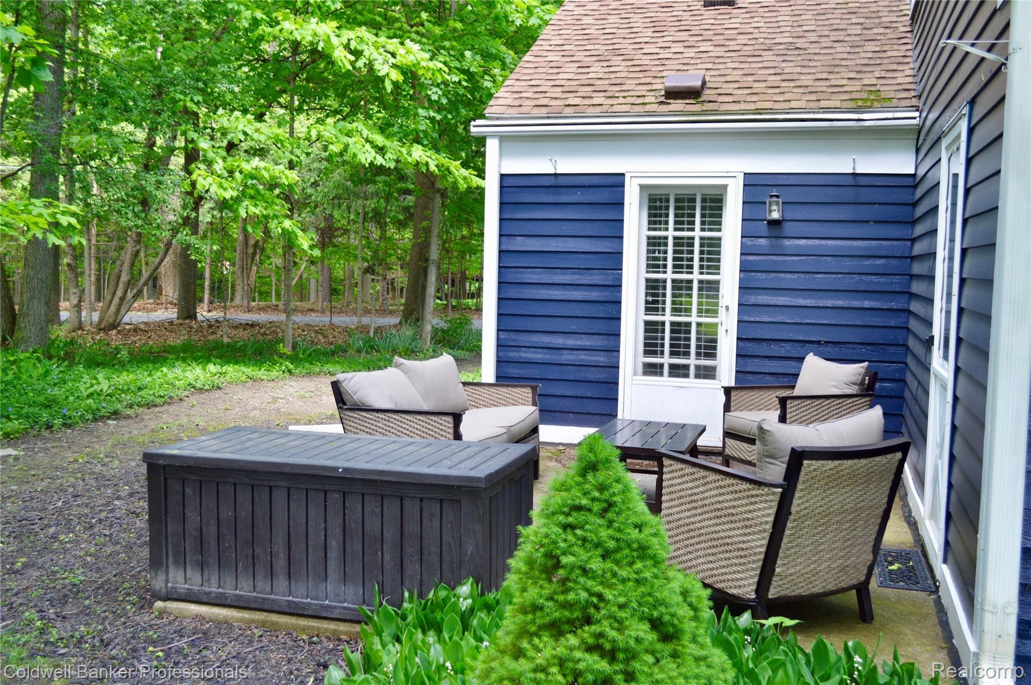 34501 Quaker Valley Road Farmington, MI 48331 - Photo 42 of 43 fullsizeoutput_7fb3.jpeg