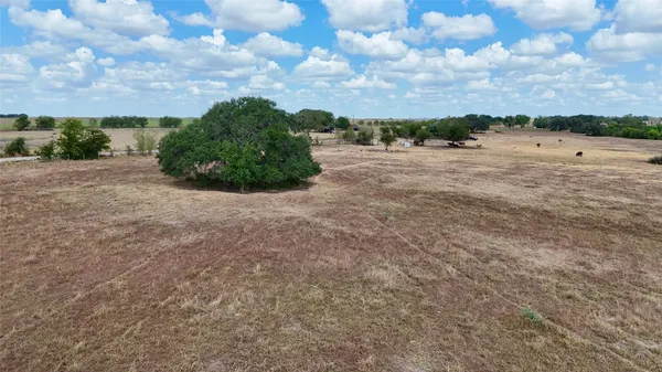 $229,500 | 2 County Road 366, Shiner, TX 77984