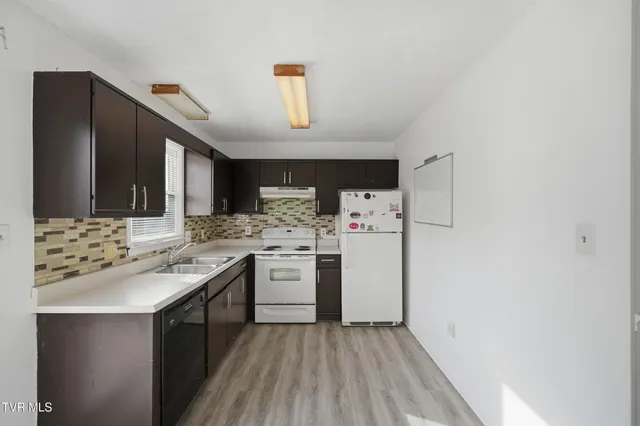 $135,000 | 161 Oakcrest Circle, Unit 161, Bristol, VA 24201