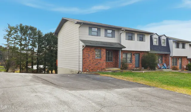 $135,000 | 161 Oakcrest Circle, Unit 161, Bristol, VA 24201