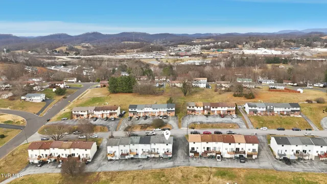 $135,000 | 161 Oakcrest Circle, Unit 161, Bristol, VA 24201