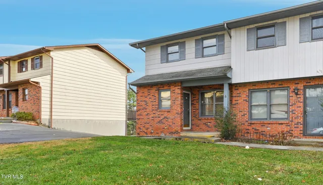 $135,000 | 161 Oakcrest Circle, Unit 161, Bristol, VA 24201