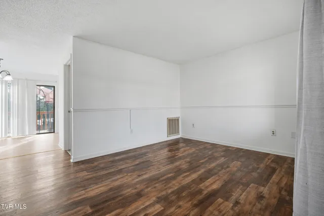 $135,000 | 161 Oakcrest Circle, Unit 161, Bristol, VA 24201