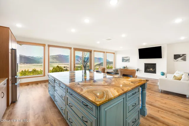 $1,289,000 | 265 Scenic Drive, Bonners Ferry, ID 83805