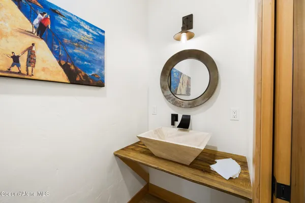 $1,289,000 | 265 Scenic Drive, Bonners Ferry, ID 83805