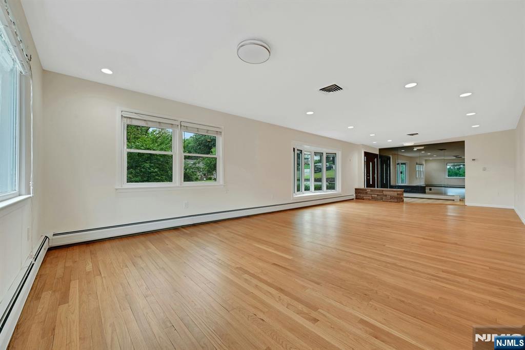 26 Alpine Drive Wayne, NJ 07470 - Photo 6 of 45